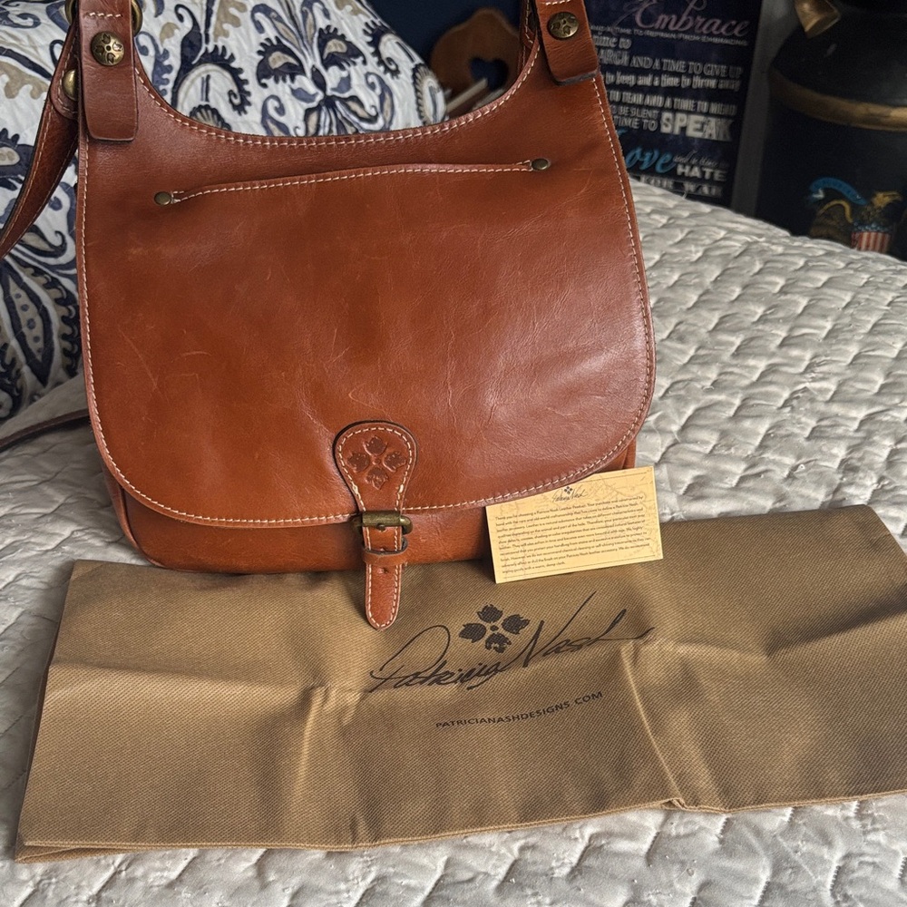 Patricia Nash London Saddle Bag